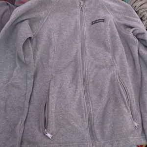 it’s so cute i never used it, the zipper is brocken but you could still use it